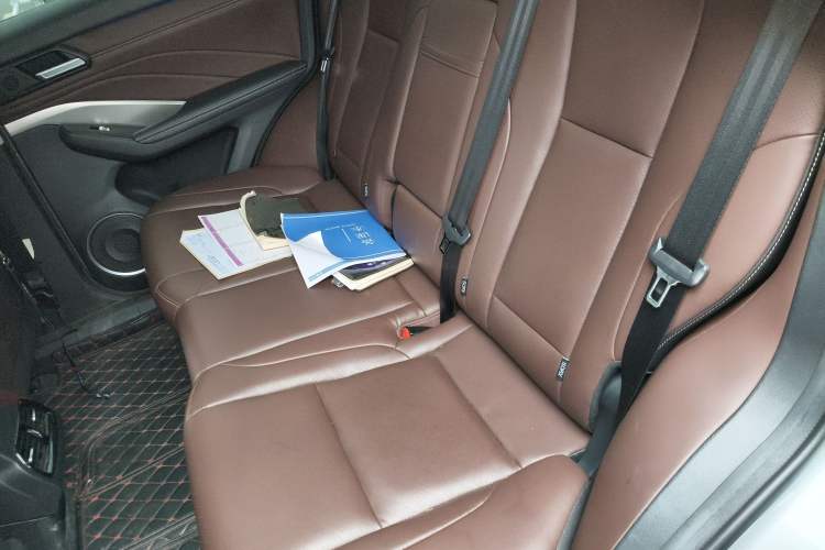 Used Wey VV6 2020 2.0T Two-Wheel Drive Smart Protection+
