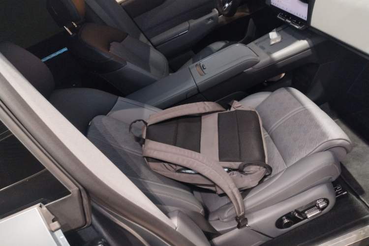 Used Zeekr 7X 2025 100kWh Long-Range All-Wheel Drive Intelligent Driving Version
