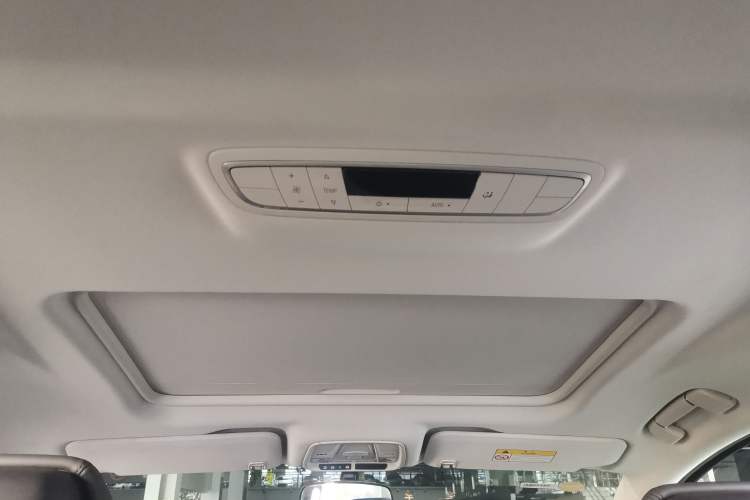 Used Buick GL8 New Energy 2025 Lushang First-Drive Edition 7-Seater