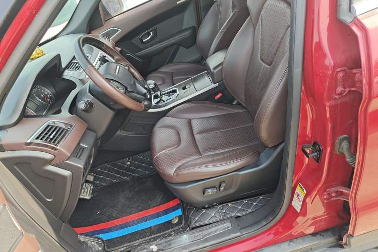 Used Land X7 2015 2.0T Panoramic Prestige Edition
