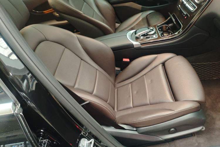 Used Mercedes-Benz GLC 2019 Facelift GLC 260 L 4MATIC Luxury Model
