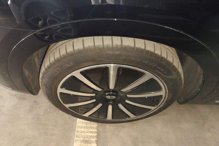 Used Hima AITO M9 2024 Range-Extended Max Edition 52 kWh 6-Seater Version
