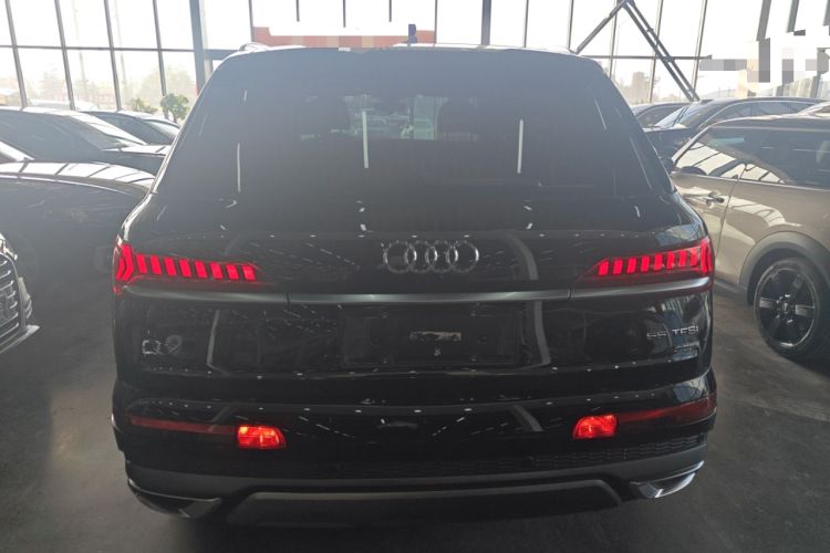 Used Audi Q7 2021 55 TFSI quattro S line Sport model
