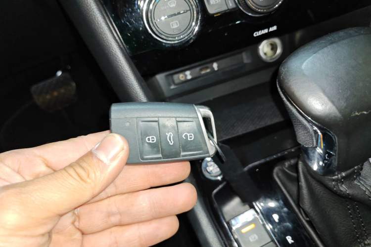 Used Volkswagen Tiguan L 2017 330TSI Automatic Two-Wheel Drive Luxury Edition