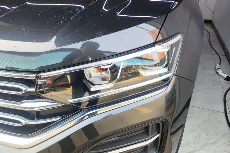 Used Volkswagen Tayron 2020 330TSI Two-Wheel Drive Luxury Smart Connectivity Version
