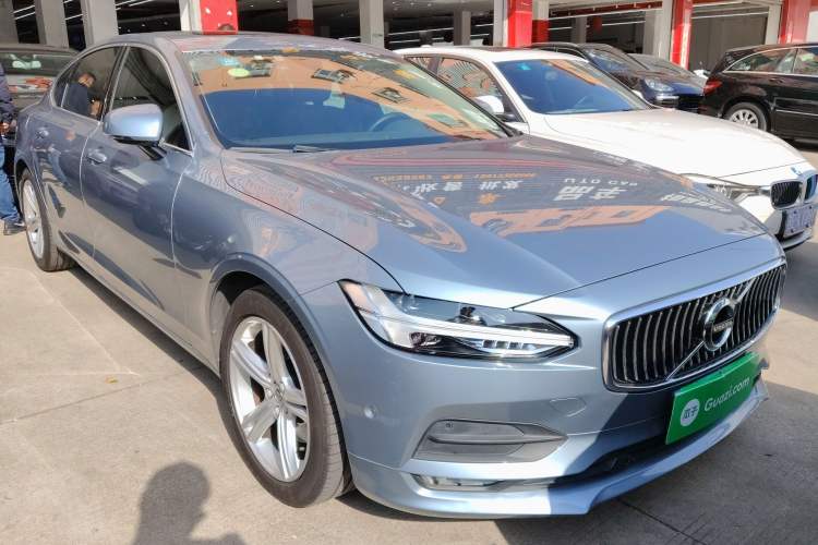Used Volvo S90 2018 T4 Zhiyuan Edition
