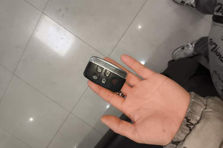 Used Land Rover Discovery Sport 2015 2.0T HSE LUXURY
