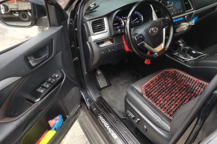 Used Toyota Highlander 2018 2.0T Four-Wheel Drive Prestige Version 7 Seats China VI Standard
