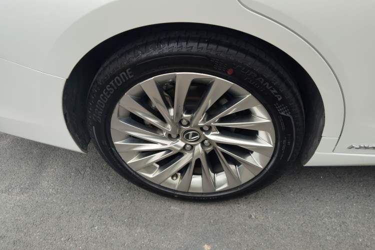 Used Lexus ES 2020 300h Executive Edition