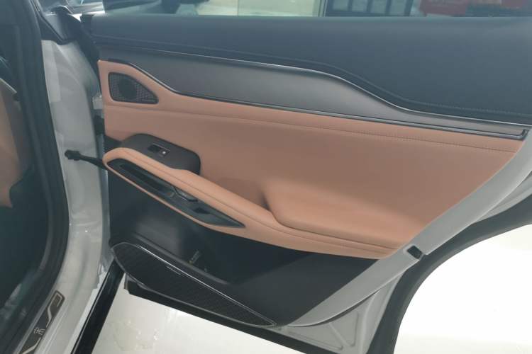 Used BYD Song L EV 2024 550 km Excellence Version
