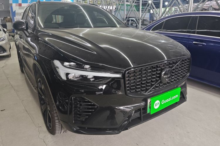 Used Volvo XC60 New Energy 2025 Plug-in Hybrid Long-Range All-Wheel Drive Zhiyuan Extreme Night Black Edition

