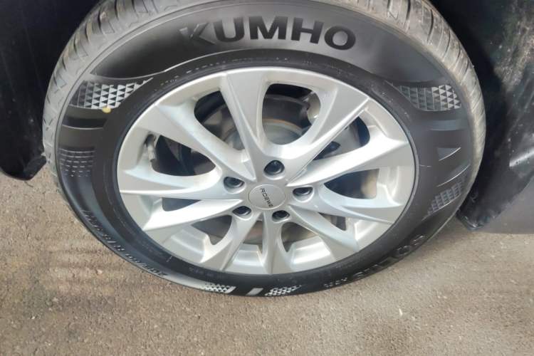 Used Roewe i5 2023 1.5L Manual Comfort Edition
