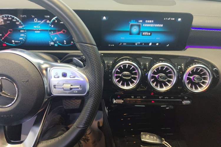 Used Mercedes-Benz A-Class 2022 Revised Version A 200 L Sport Sedan Fashionable Style
