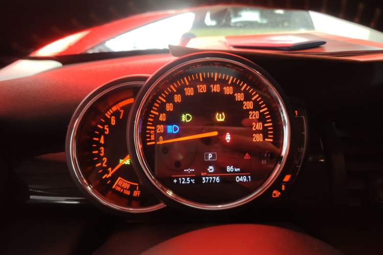 Used  MINI 2019 1.5T COOPER Artist Five-Door Edition
