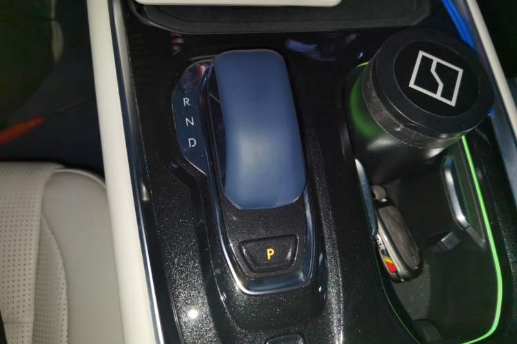 Used Zeekr 009 2024 Six-Seat Executive Version 4WD 108 kWh
