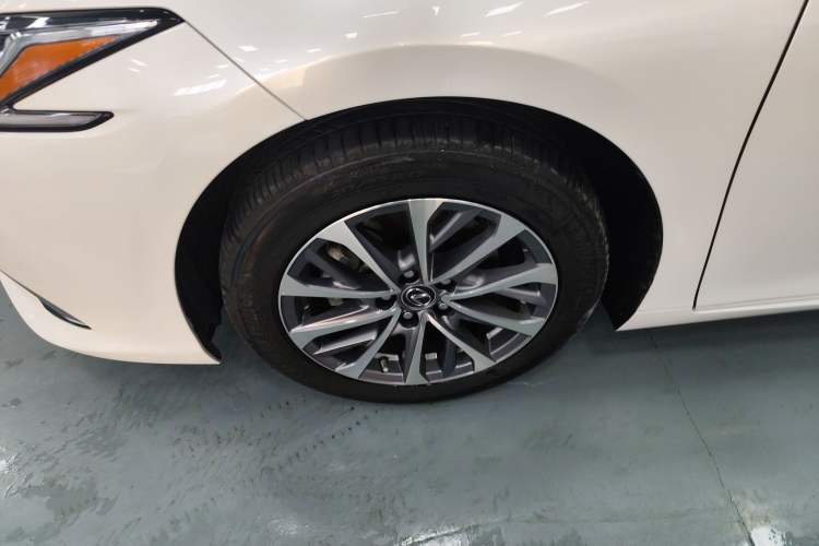 Used Lexus ES 2022 200 Excellence Edition

