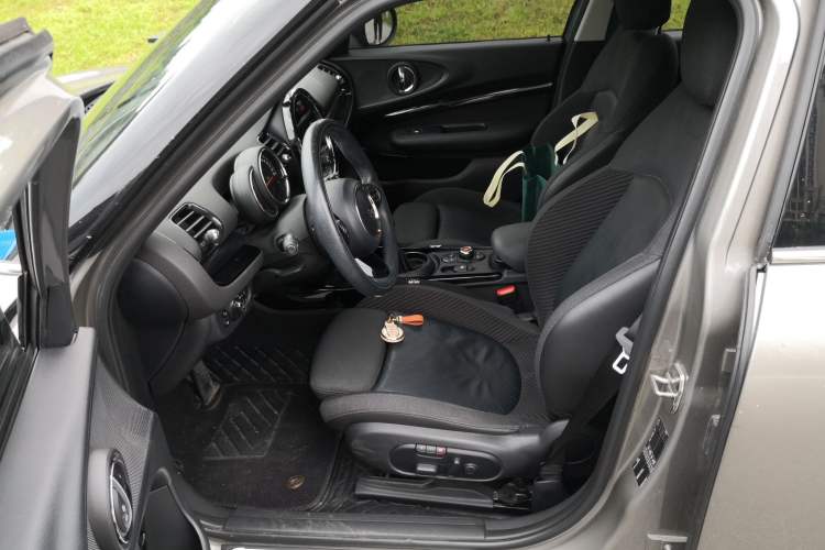 Used  Clubman 2019 1.5T COOPER Connoisseur
