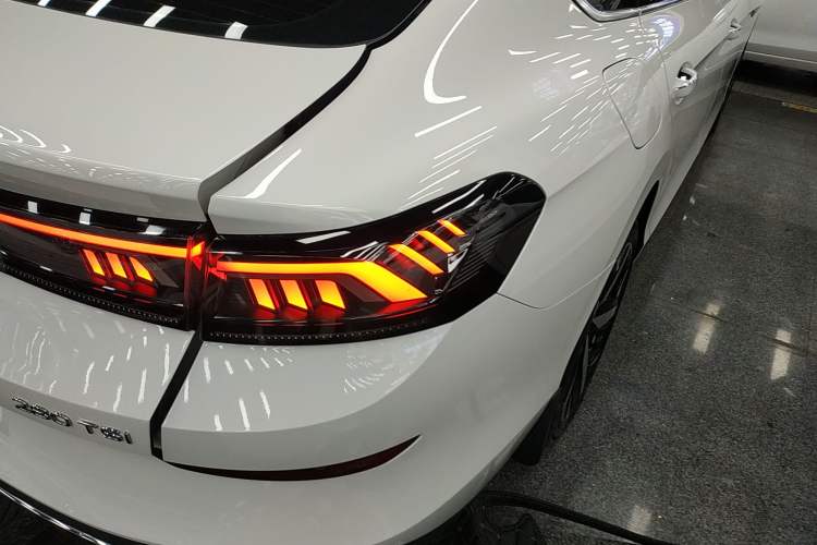 Used Volkswagen Lamando 2023 Lavida L 280TSI DSG Cool & Spicy Edition
