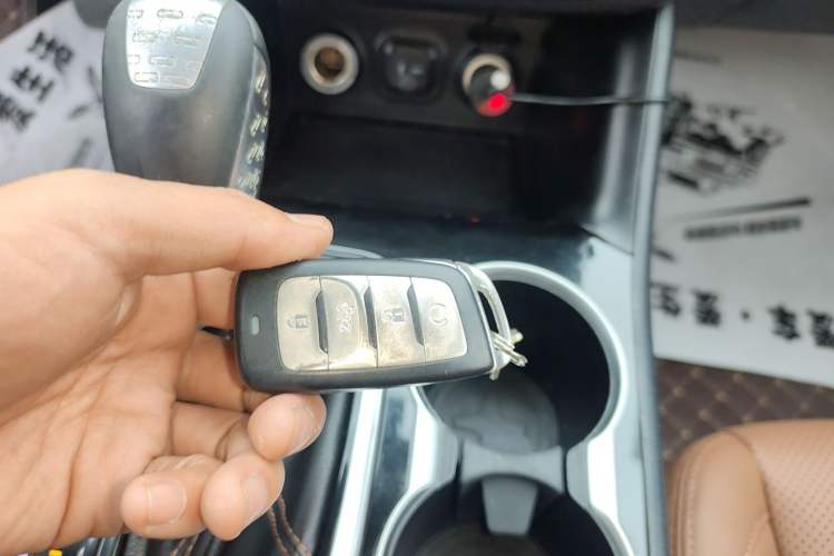 Used Changan CS95 2017 2.0T Two-Wheel Drive Zhituo Edition
