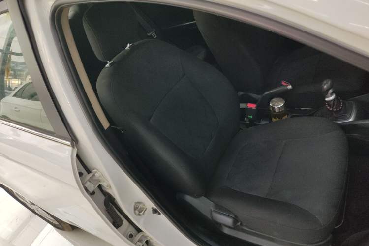 Used Kia K2 2015 Sedan 1.4L MT GLS
