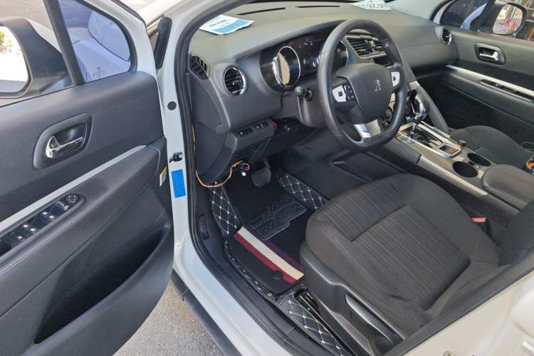 Used Peugeot 3008 2016 2.0L Automatic Classic Edition
