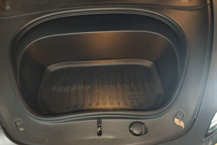 Used Tesla Model 3 2023 Long-Range All-Wheel-Drive Version
