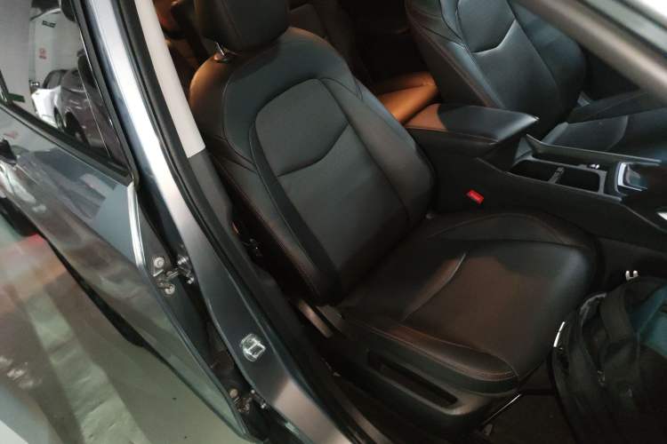 Used Chevrolet Orlando 2020 Light Hybrid Redline 530T Automatic Enjoyment Edition (5+2 Models)
