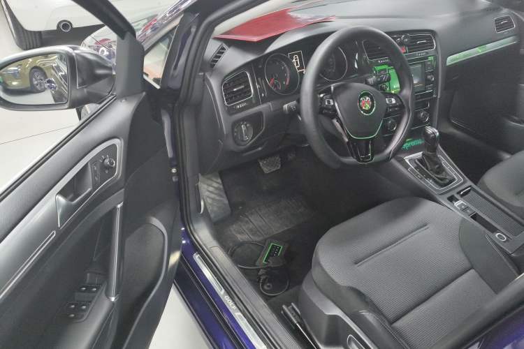 Used Volkswagen Golf 2018 230TSI Automatic Comfort Model
