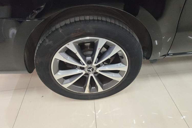 Used Mercedes-Benz V-Class 2020 V 260 Avantgarde Edition
