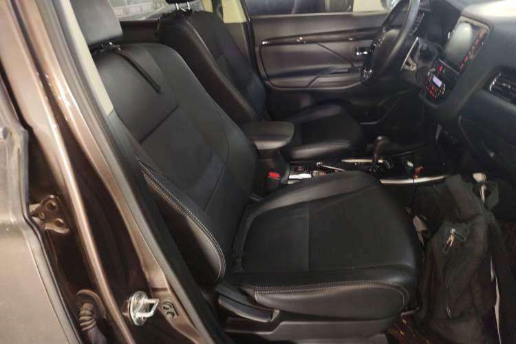 Used Mitsubishi Outlander 2018 2.4L 4x4 Elite Edition 5 Seats