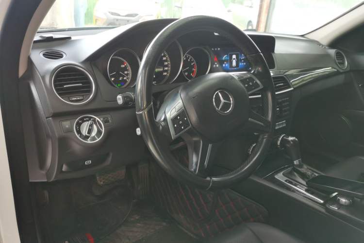 Used Mercedes-Benz C-Class 2013 C 180 Classic Grand Edition
