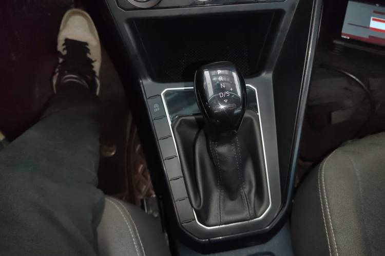 Used Volkswagen Lavida 2023 New Sharp 1.5L Automatic Excellent New Edition
