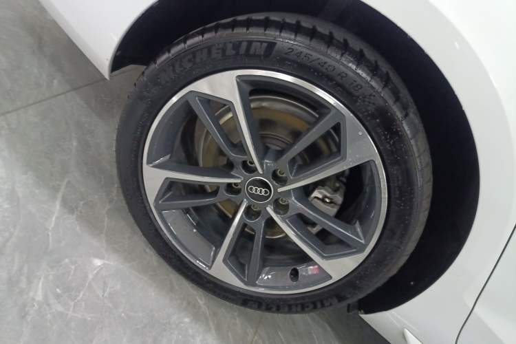 Used Audi A4L 2025 2 Million Units Enjoyment Version 40 TFSI Stylish and Dynamic Type
