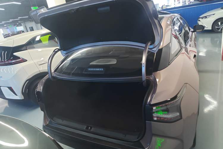 Used Toyota bZ3 2023 616 km Long-Range Premium
