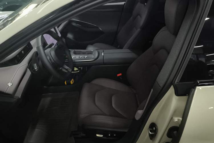 Used  SU7 2024 Rear-Drive Ultra-Long Range Advanced Pro-Level Intelligent Driving Version
