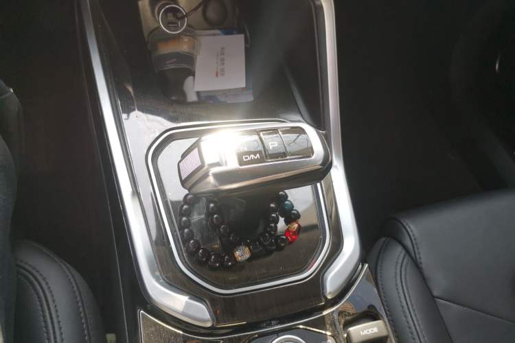 Used Haval H6 2017 Red Label 2.0T Automatic Two-Wheel Drive ZhiShang Model
