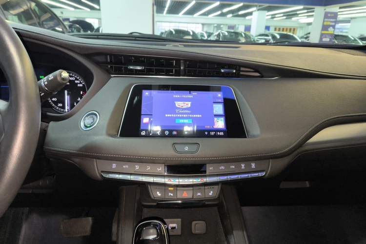 Used Cadillac XT4 2022 28T Two-Wheel-Drive Luxury Version
