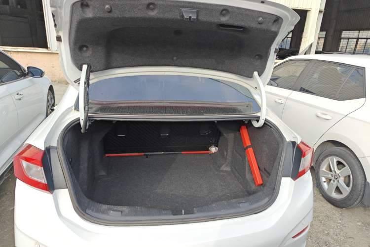 Used Chevrolet Cruze 2018 320 Automatic Pioneer Sunroof Edition
