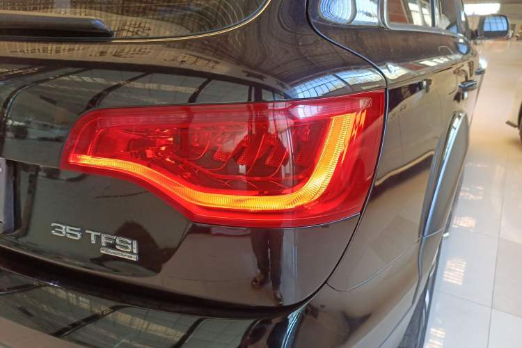 Used Audi Q7 2014 35 TFSI Off-road Model
