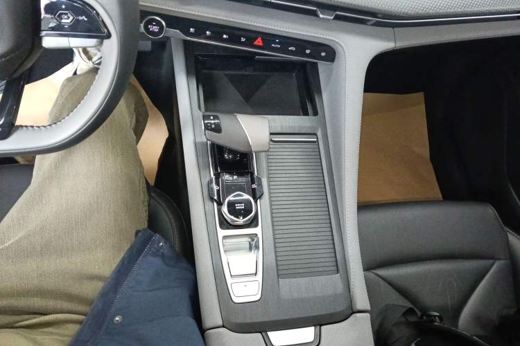 Used Changan CS75 PLUS 2022 Second-Generation 2.0T Automatic Prestige Model
