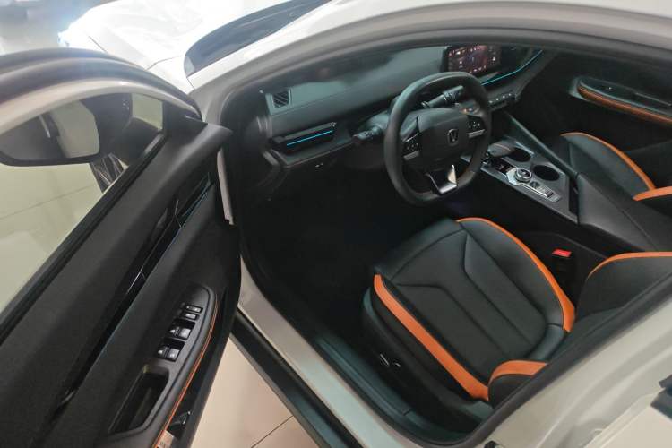 Used Changan UNI-V 2023 1.5T Prestige Model