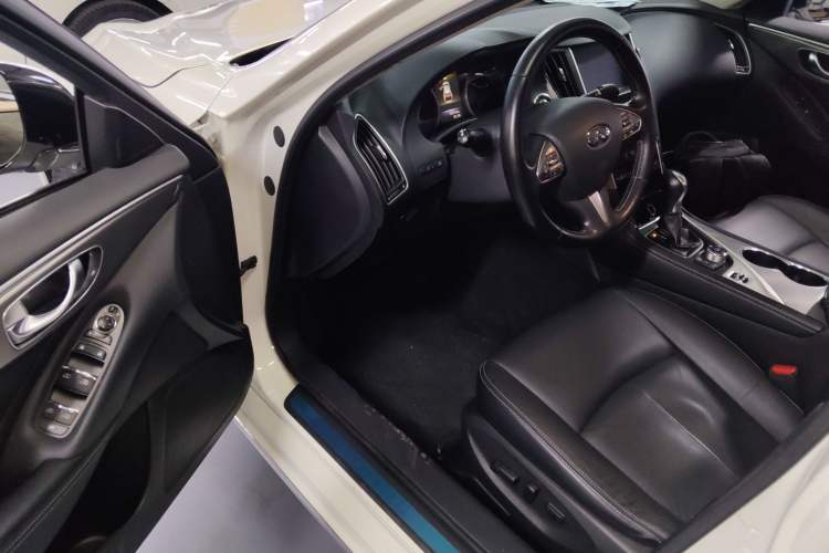 Used Infiniti Q50L 2016 2.0T Enjoyment Edition
