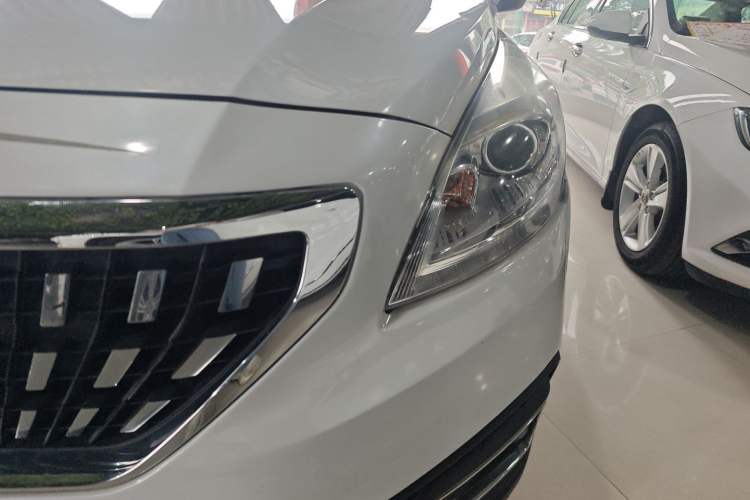 Used Peugeot 3008 2018 2.0L Automatic Classic Edition
