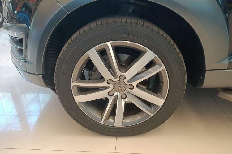 Used Audi Q7 2014 35 TFSI Off-road Model
