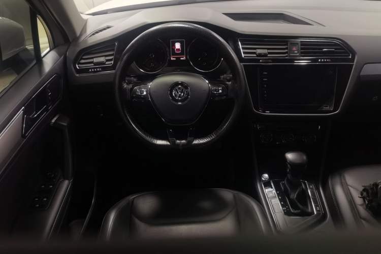 Used Volkswagen Tiguan L 2020 330TSI Automatic Two-Wheel Drive Panoramic Comfort Edition China VI Standard
