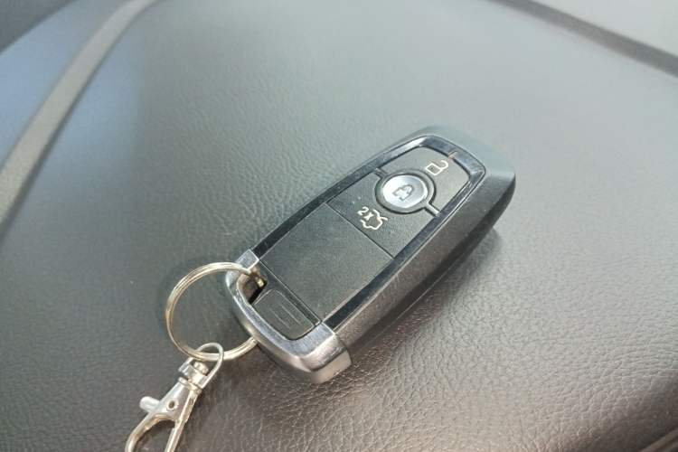 Used Ford Mondeo New Energy 2018 2.0 PHEV Smart-Controlled Fashion Edition China VI Standard