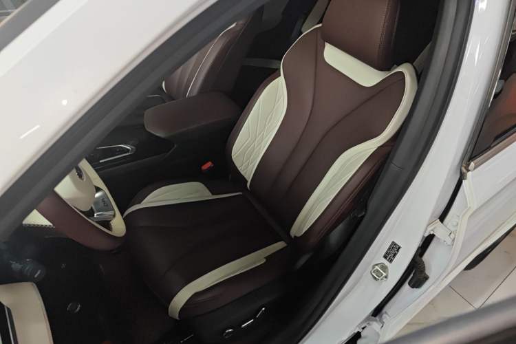 Used Geely Auto Monjaro L 2024 2.0TD High-Power Automatic Two-Wheel Drive Yunqi Version