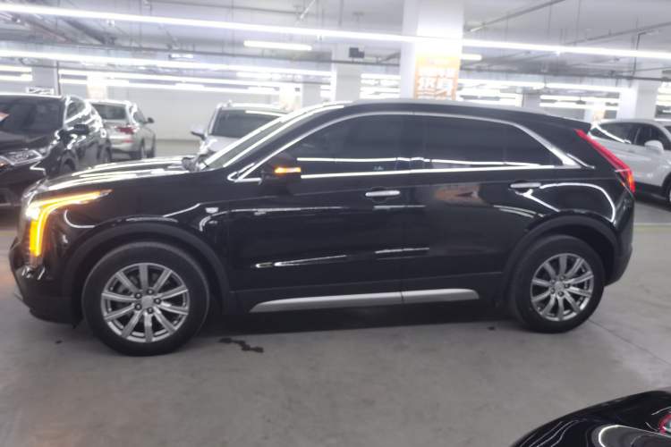 Used Cadillac XT4 2020 28T Two-Wheel-Drive Leading Version
