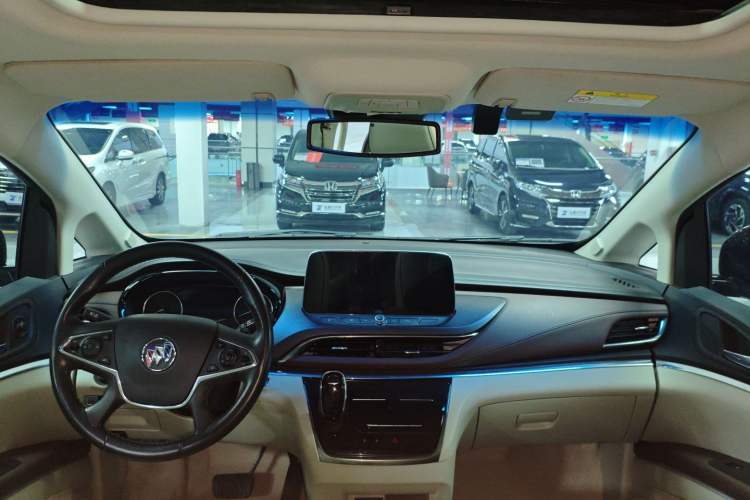 Used Buick GL8 2023 Land Executive Class 652T Luxury Model
