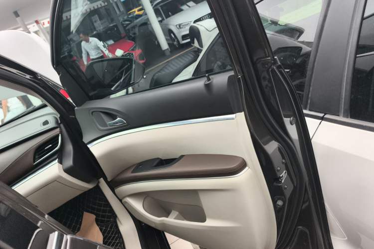 Used Buick GL8 2022 Land Business Class 652T Luxury Model
